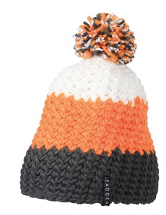 M-MB7940-Crocheted Cap With Pompon 2